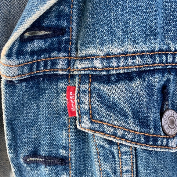 Levi’s Jean jacket - Picture 7 of 8